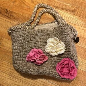 Women’s macramé tote type purse